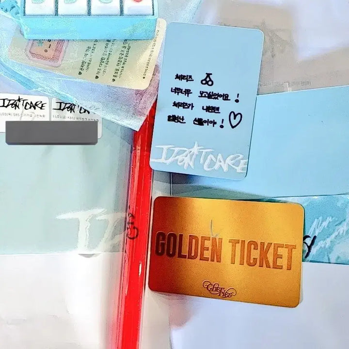 베이비 돈 크라이 I DON'T CARE 공방 포카