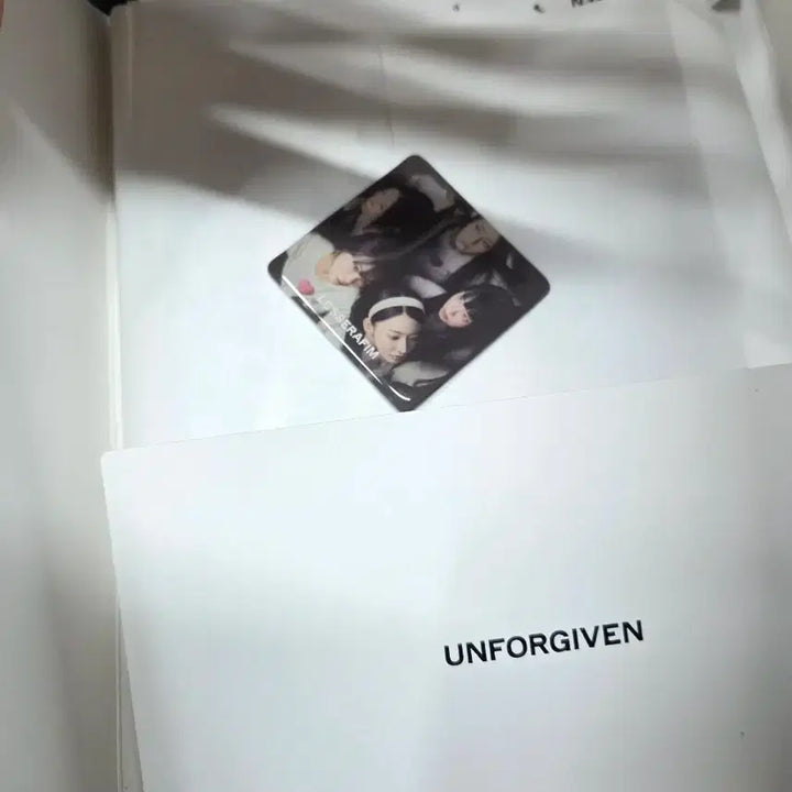 르세라핌 UNFORGIVEN 앨범 구성품