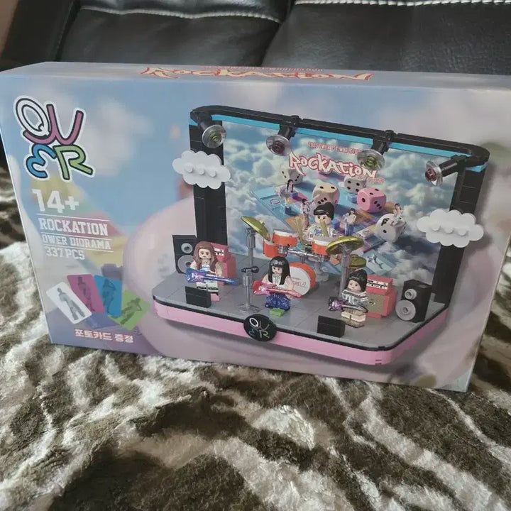 QWER 락케이션 디오라마 + 슬로건 미개봉 상품