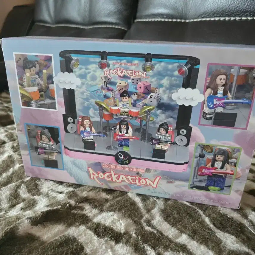 QWER 락케이션 디오라마 + 슬로건 미개봉 상품