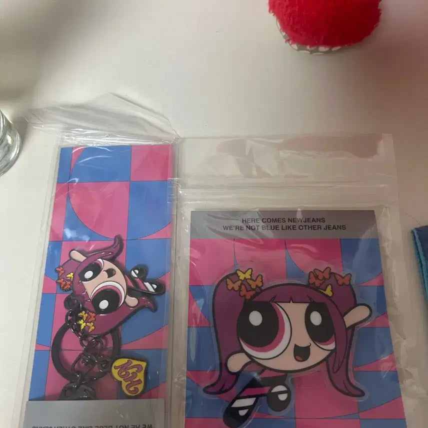 미개봉 새상품 뉴진스 파워퍼프걸 하니 키링 그립톡 판매합니다