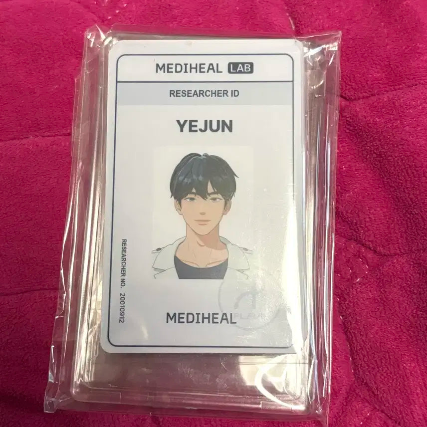 [미개봉] 플레이브 메디힐 연구원증