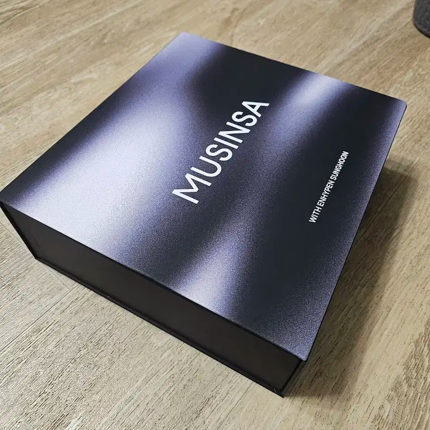 무신사 엔하이픈 성훈 기프트박스 새제품 포카 키링 등 굿즈