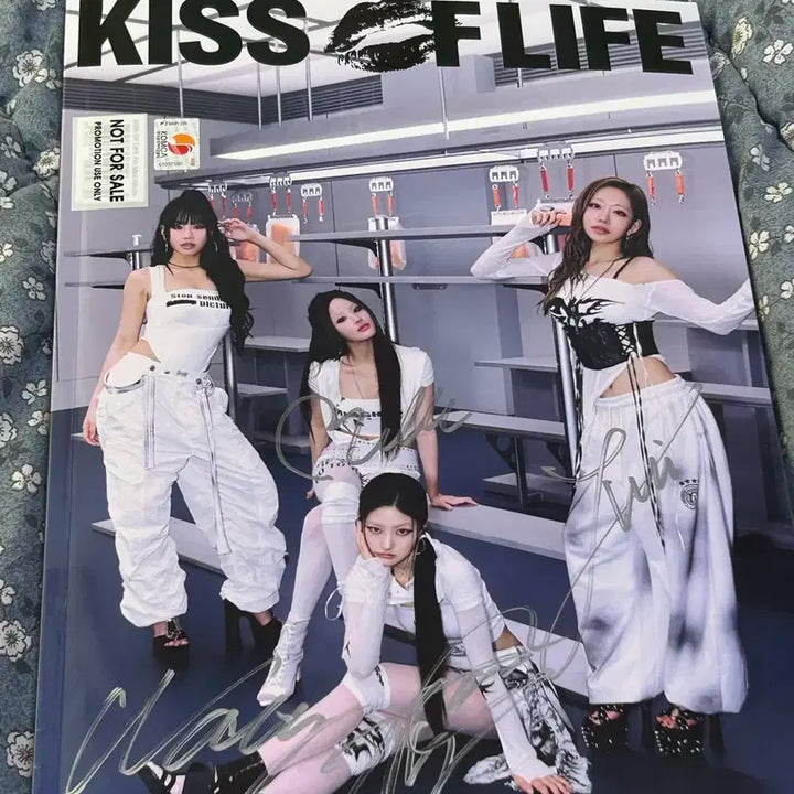 키스오브라이프 키오라 싸인 앨범