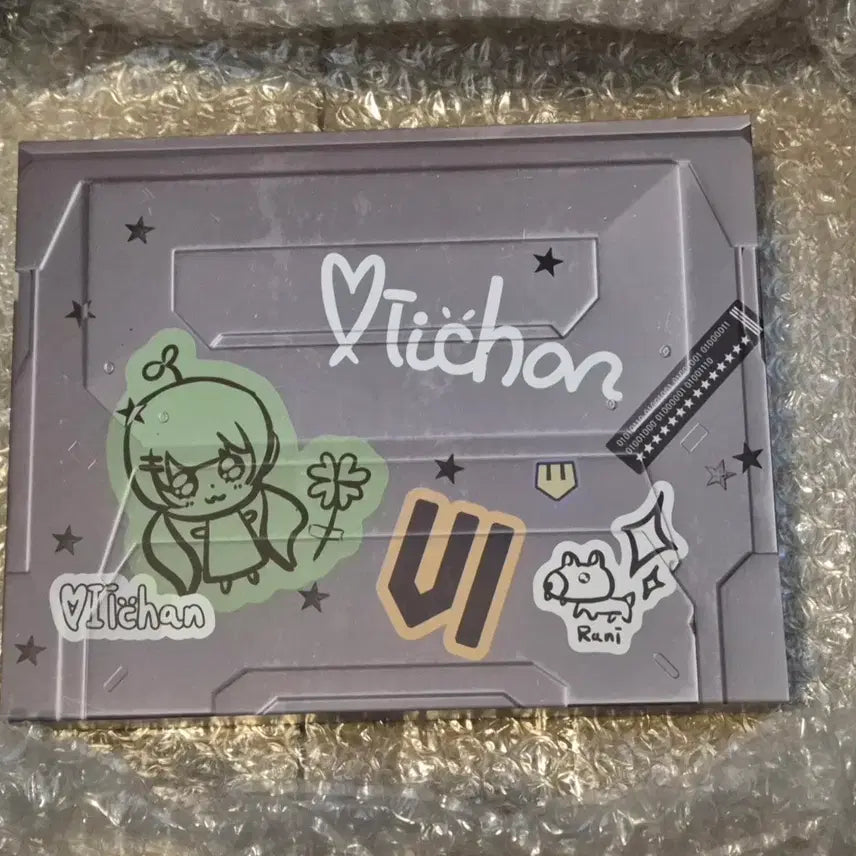 이세계아이돌 비챤 바인더 팝니다. (개봉, 스페셜포카X, 특전X)