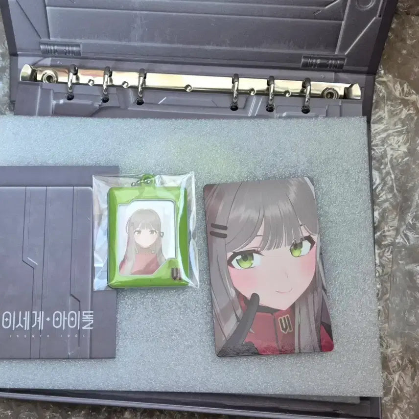 이세계아이돌 비챤 바인더 팝니다. (개봉, 스페셜포카X, 특전X)