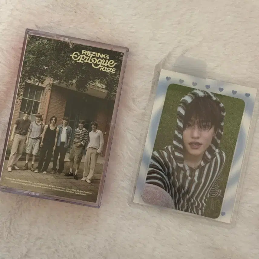 라이즈 카세트 팔아요!(포카는 안에 있단 구성품)