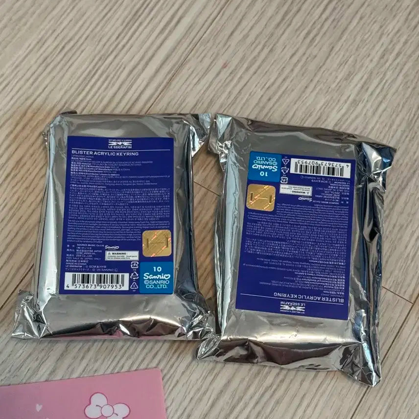 르세라핌 산리오 아크릴 키링 카즈하 세트