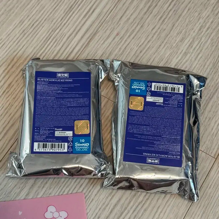 르세라핌 산리오 아크릴 키링 카즈하 세트