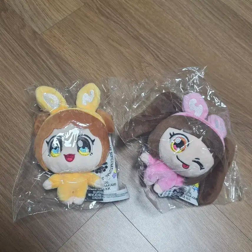 뉴진스 무라카미 콜라보 인형