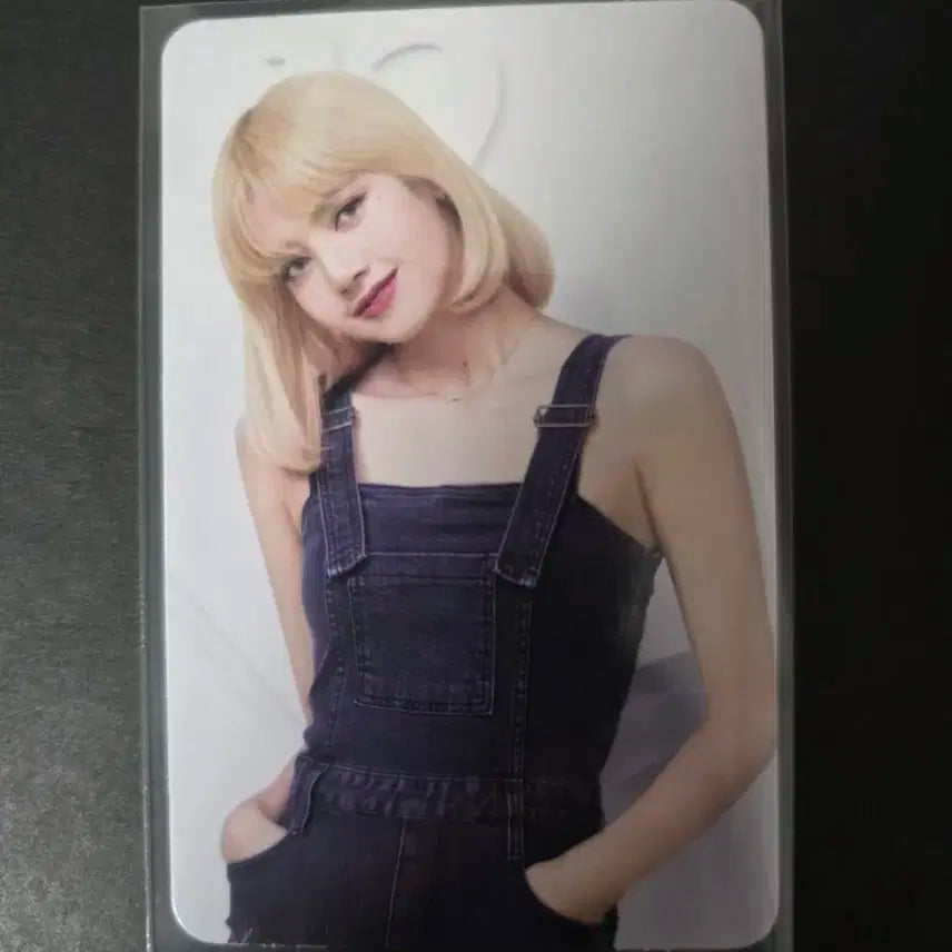 블랙핑크 블핑 THE GAME 미니어처 월드 리사 포카 포토카드