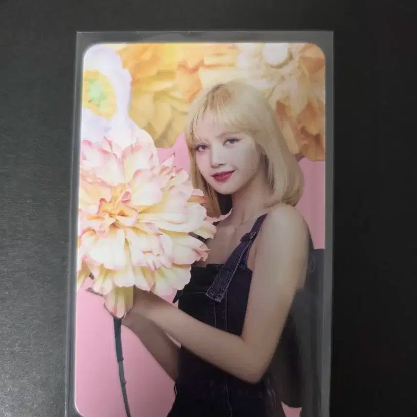 블랙핑크 블핑 THE GAME 미니어처 월드 리사 포카 포토카드