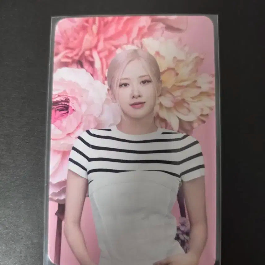 블랙핑크 블핑 THE GAME 미니어처 월드 로제 포카 포토카드