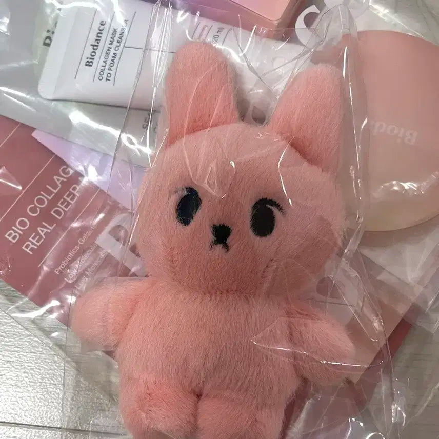 바이오던스 도영 팝업 굿즈 풀셋 핑크 토끼 인형