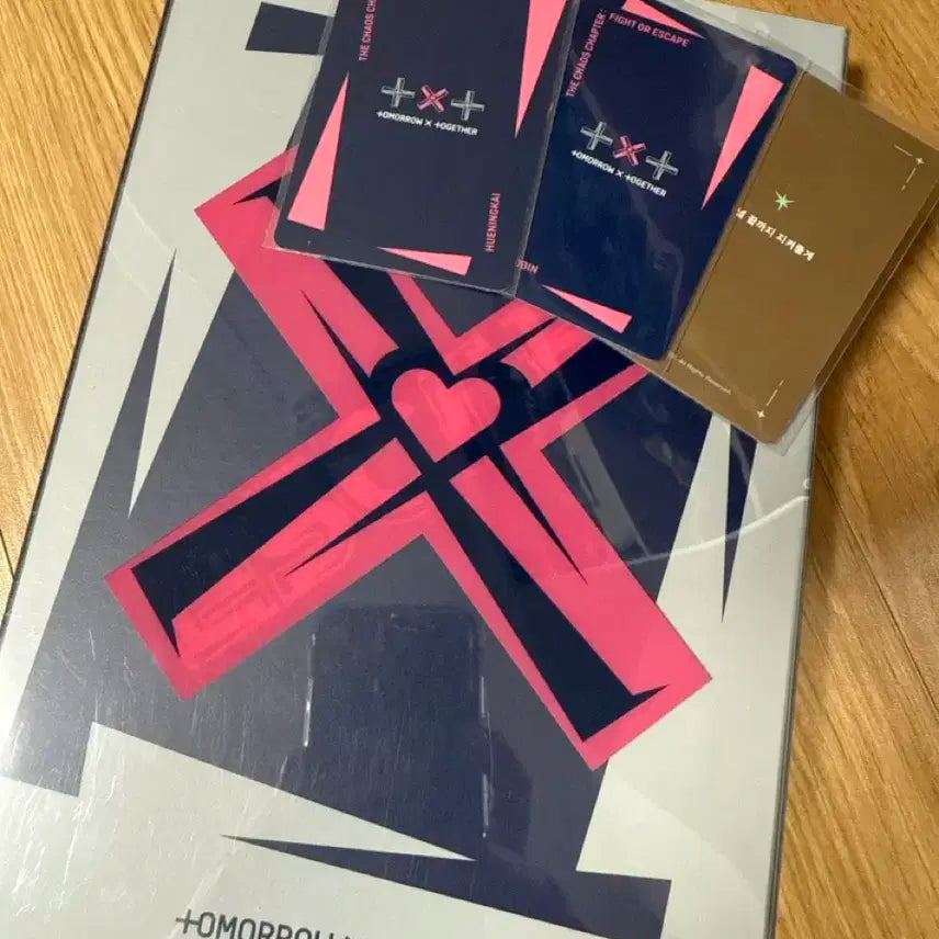 투모로우바이투게더 Fight Or Escape 앨범