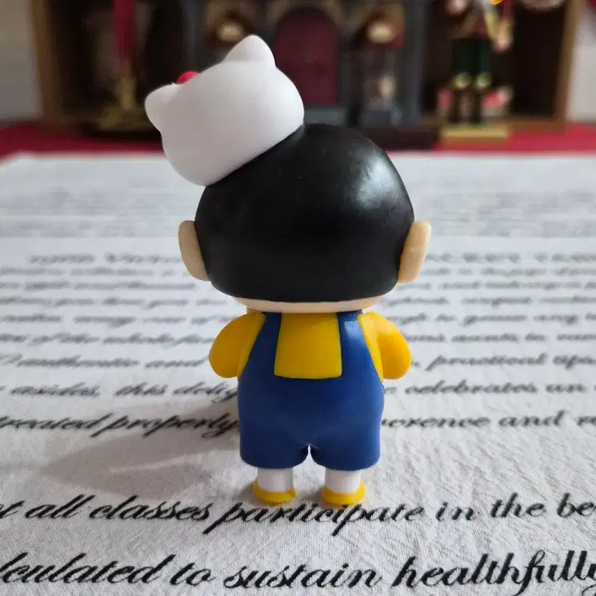 헬로키티 짱구 피규어