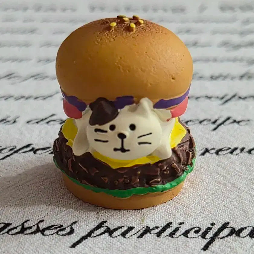 고양이 햄버거 피규어