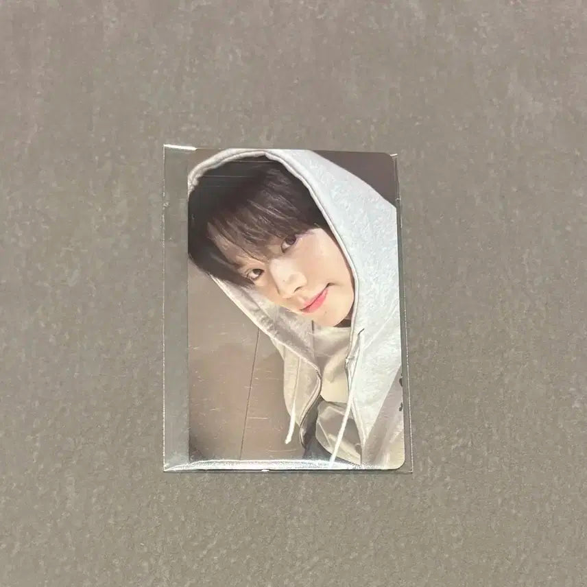 투어스 tws play hard 위버스 컴백라이브 특전 신유 후드 포카