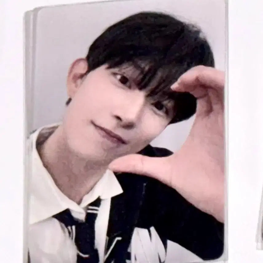 보플 김건우 1주차 교복 포카 판매 보이즈2플래닛 전시회 아카이브