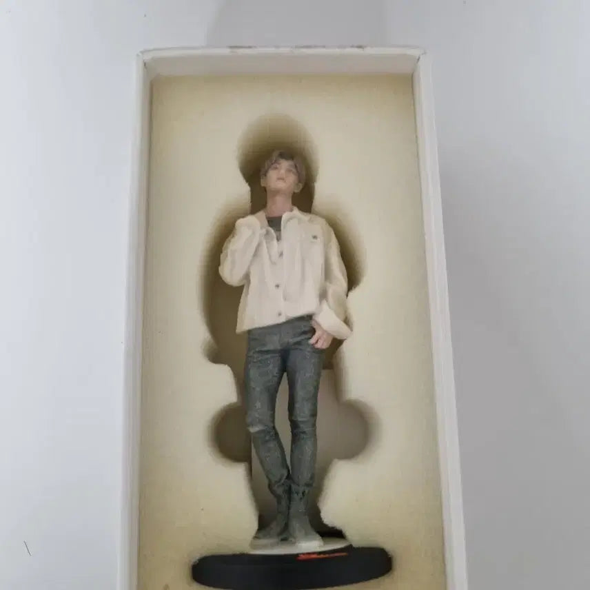 방탄소년단 kt 뷔 한정판 피규어