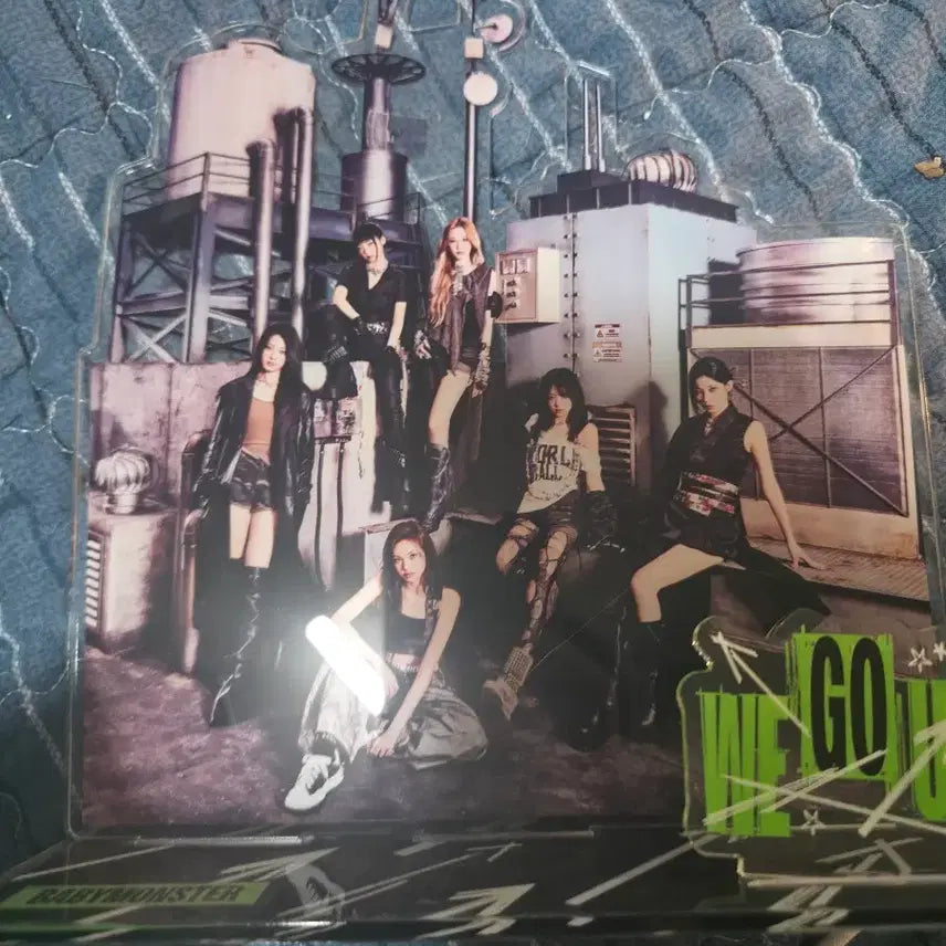 BABYMONSTER LARGE ACRYLIC STAND SET