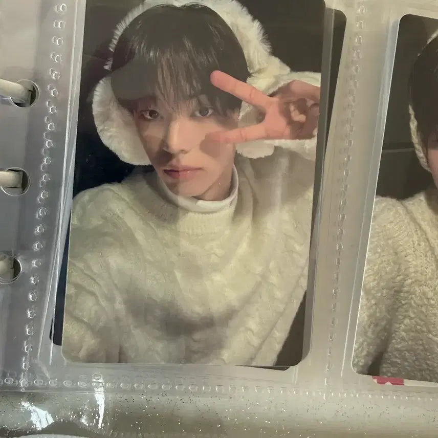 투어스 도훈 귀도리 포카