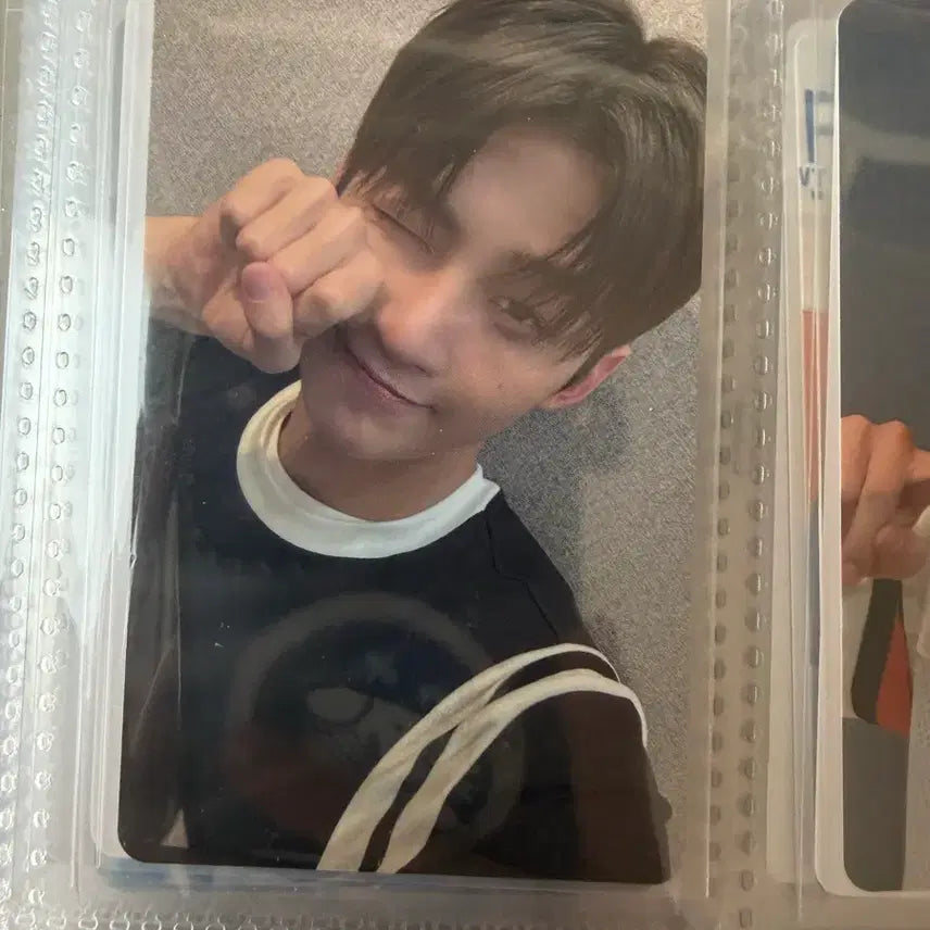 투어스 지훈 이즈위 포카