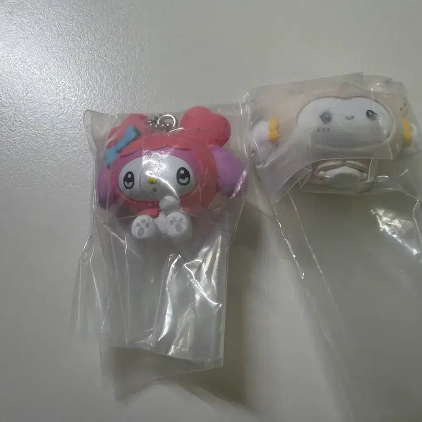 트와이스 모모 다현 러블리 라부리 가챠 산리오 캐릭터즈 미니 피규어 키링