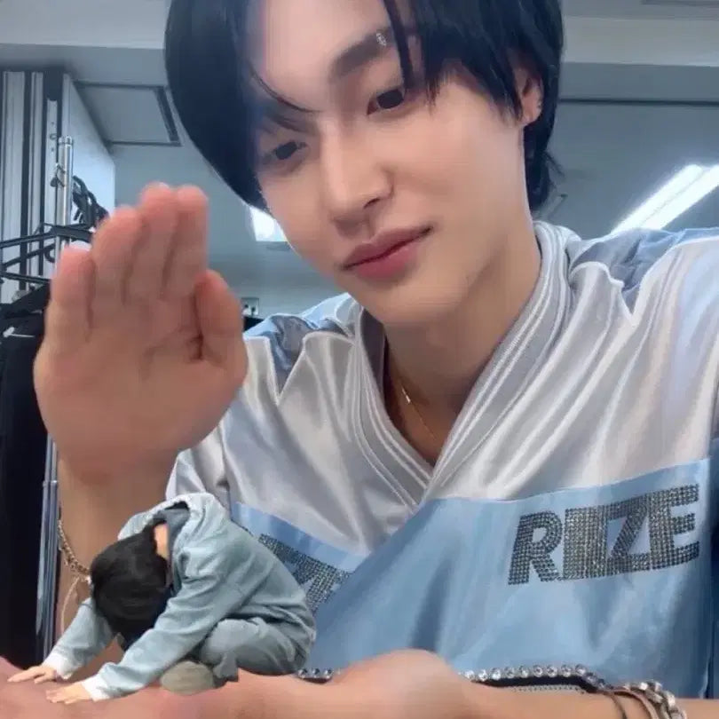 라이즈 원빈 미드나잇 인형 B버전 양도 합니다!!