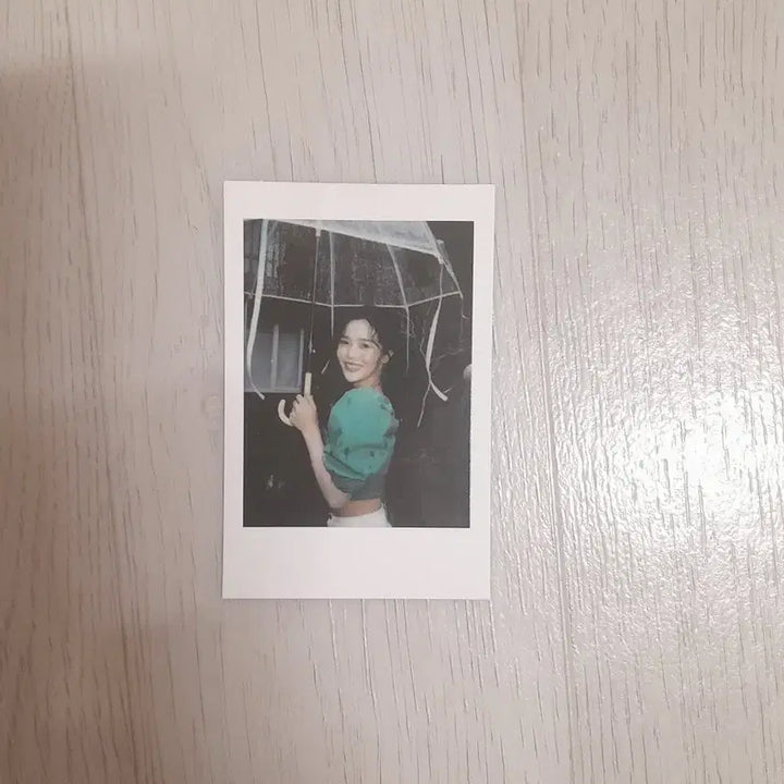 오마이걸 효정 폴라로이드