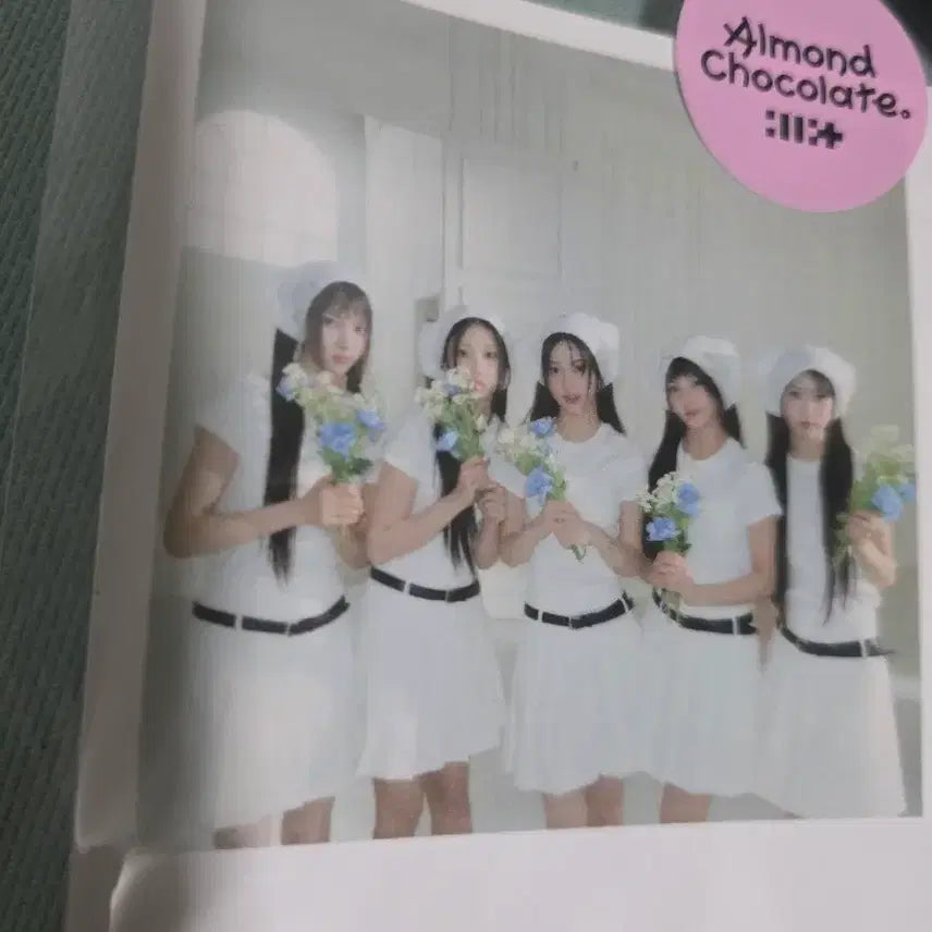 아일릿 미뉴트 빠삐용 콜라보 폴라로이드