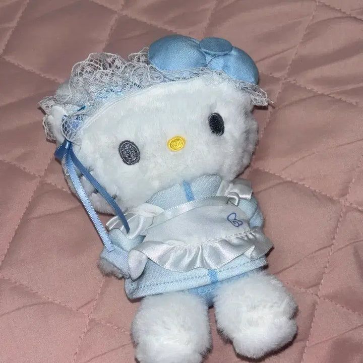 엔시티 위시 리쿠 손민수 엔젤 헬로키티 인형 판매합니다.