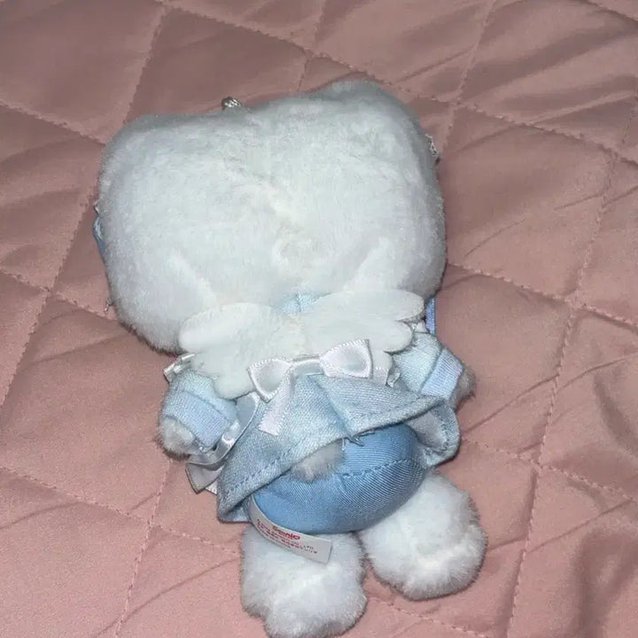 엔시티 위시 리쿠 손민수 엔젤 헬로키티 인형 판매합니다.