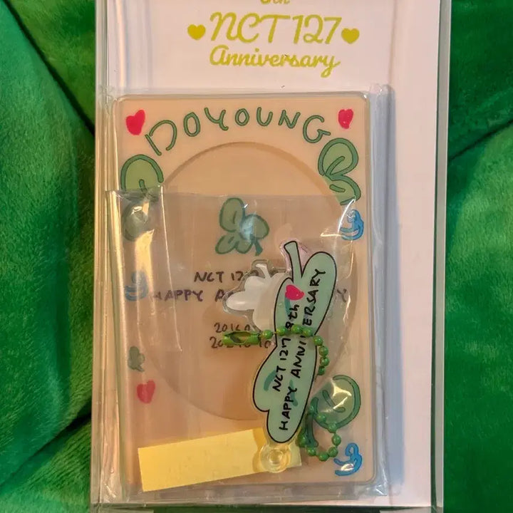 엔시티127 8주년  도영 아크릴 포토카드 스탠드 양도해요