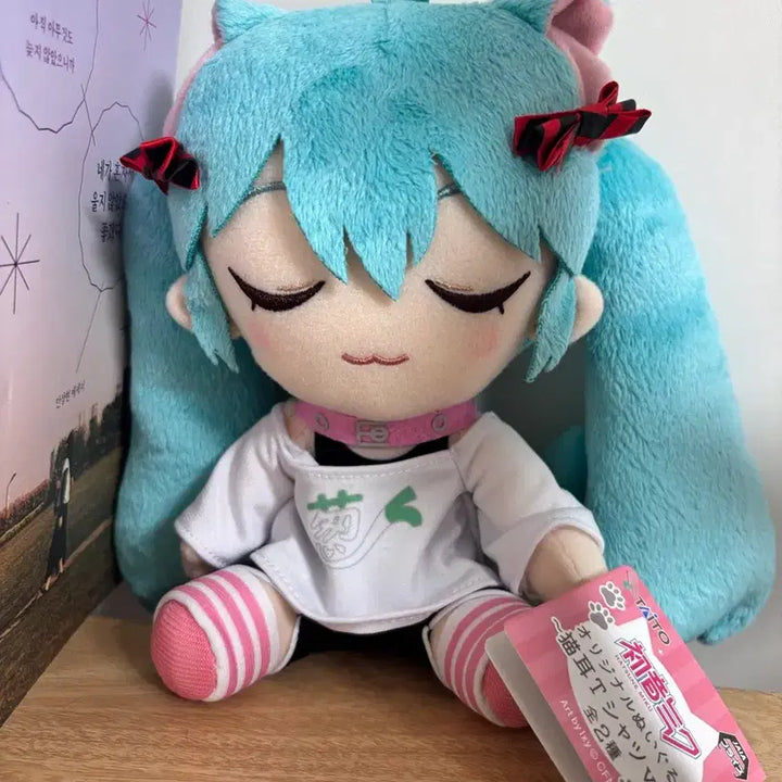 TAITO 하츠네 미쿠 고양이귀 티셔츠 인형 팔아요