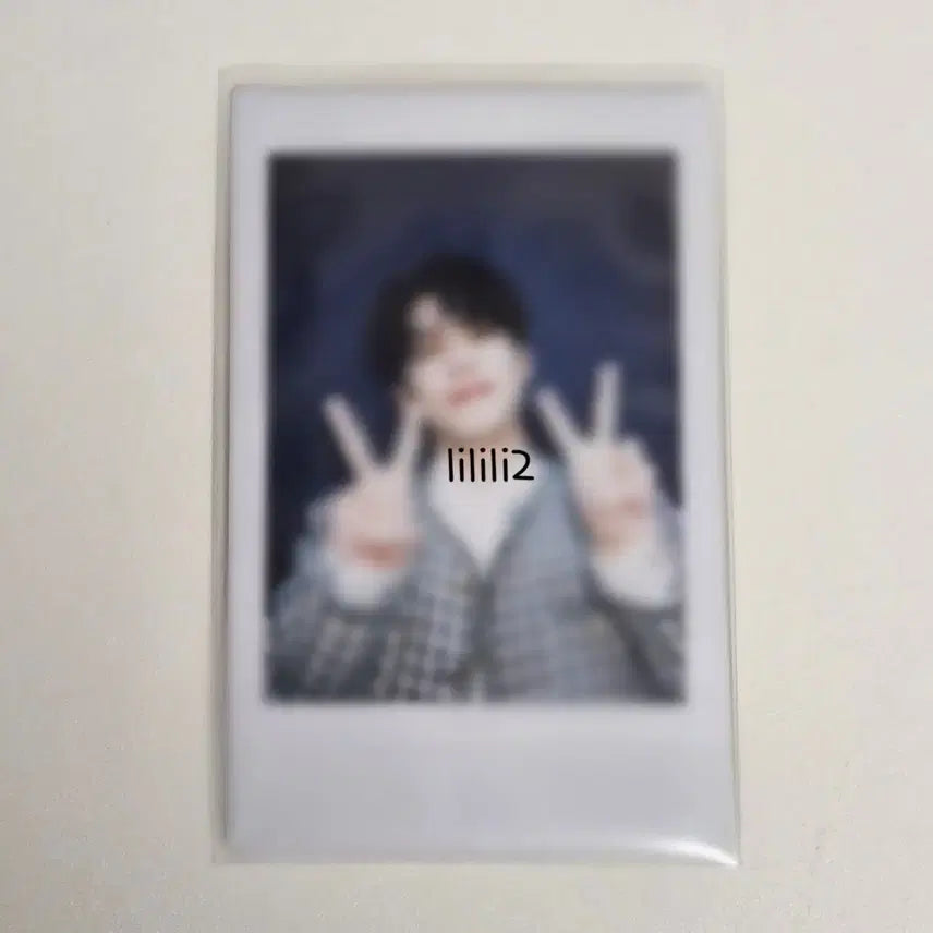 데이식스 원필 필모그래피 멜론 댓글이벤트 폴라로이드