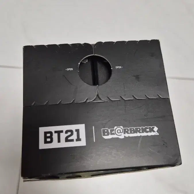 BT21 BTS 베어브릭 미개봉 박스