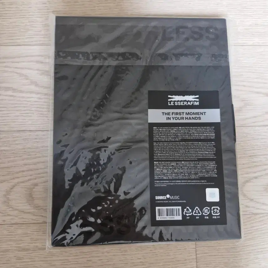 르세라핌 피어리스 엠디 폴라로이드