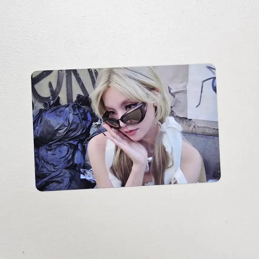 있지 예지 포카