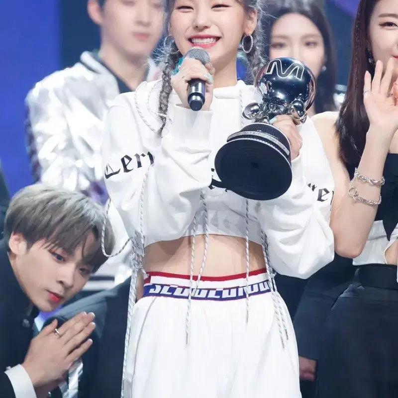ITZY yeji 있지 예지 싸인 폴라로이드