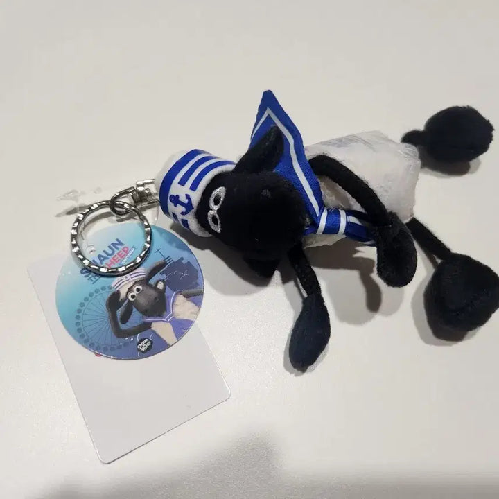 숀더쉽 마린 인형 키링 판매 (데이식스 원필 키링)