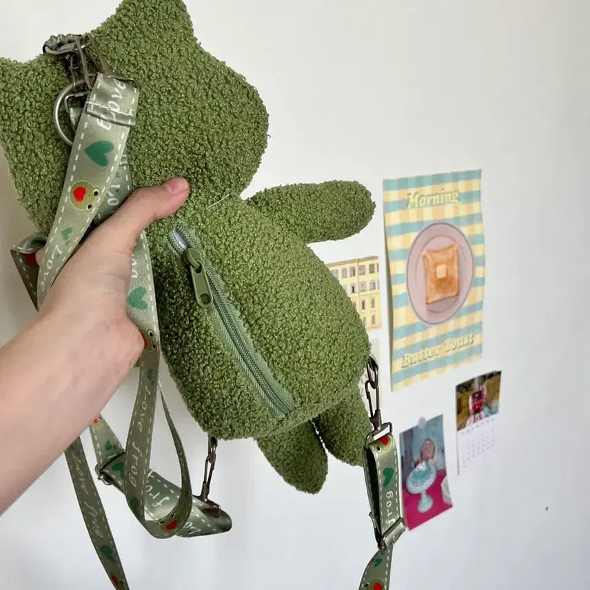 새상품) 뉴진스 해린 애정템으로 유명한, 귀여운 개구리 인형 가방