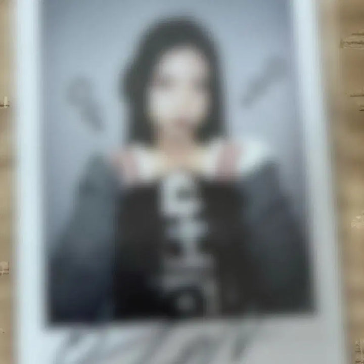 리센느 제나 아파트 스페셜 클립 의상 싸인 폴라로이드