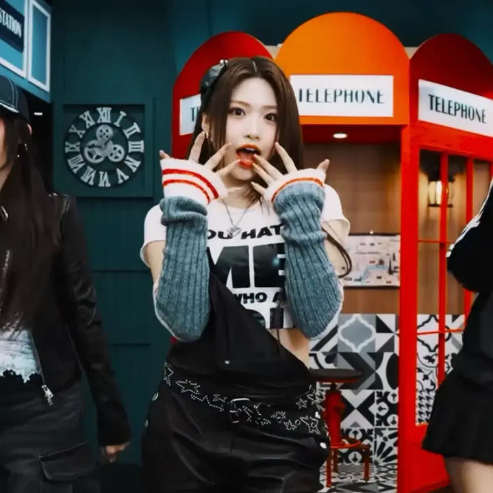 리센느 제나 아파트 스페셜 클립 의상 싸인 폴라로이드