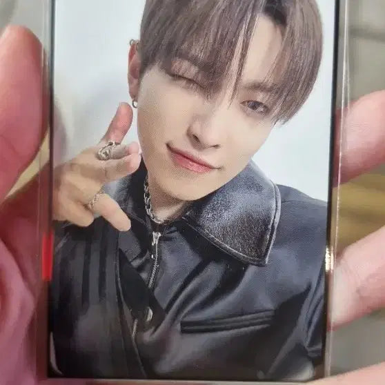 에이티즈 vr 영화 포카 교환합니다 홍중 > 성화