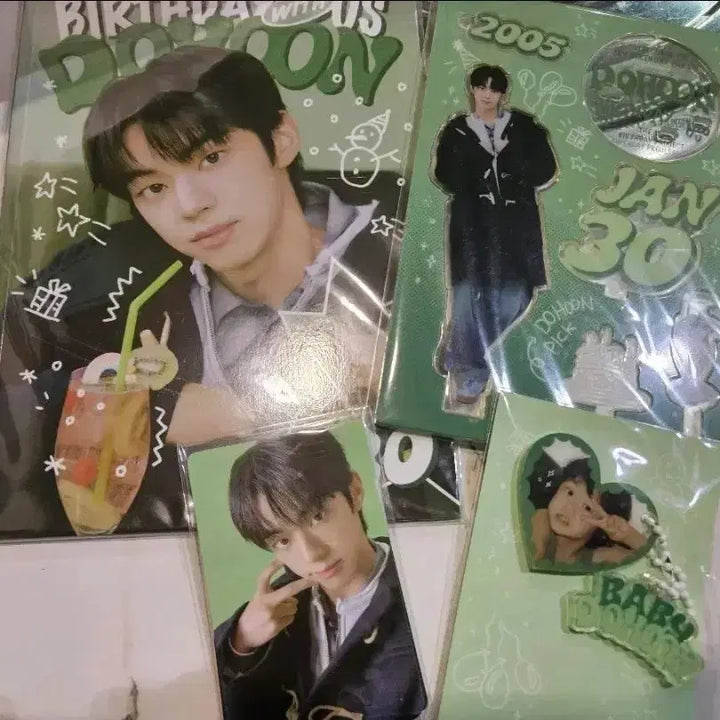 새상품) 투어스 도훈 생일박스 키어트 판매합니다