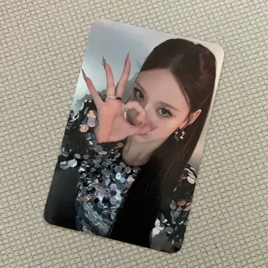 이즈나 방지민 맘마미아 공방 포카