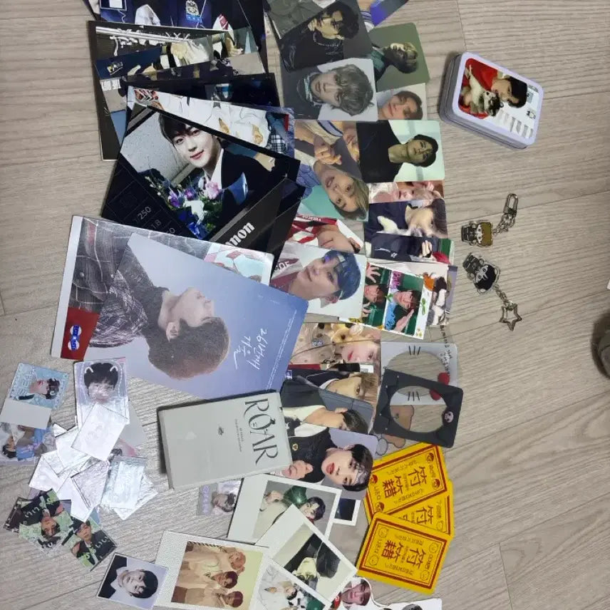 더보이즈 굿즈 포카 앨범 키링 등 일괄 비공굿 공굿