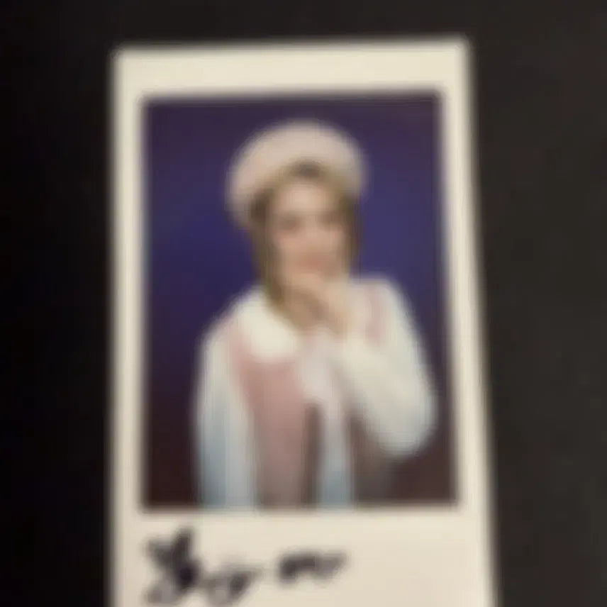 tripleS 트리플에스 공유빈 싸인폴라