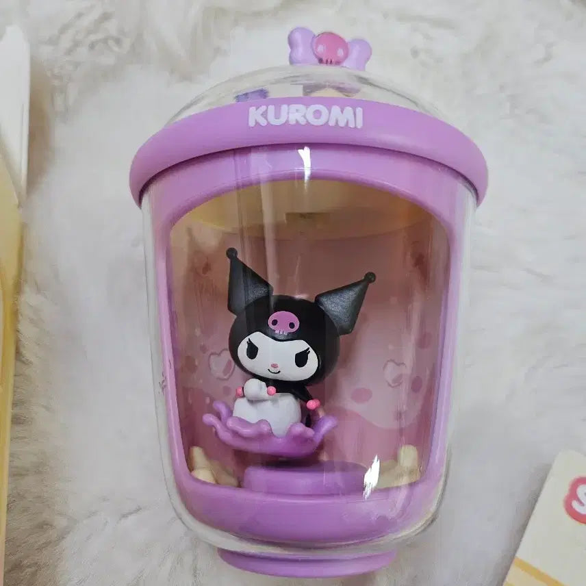 산리오 캐릭터  쿠로미 피규어